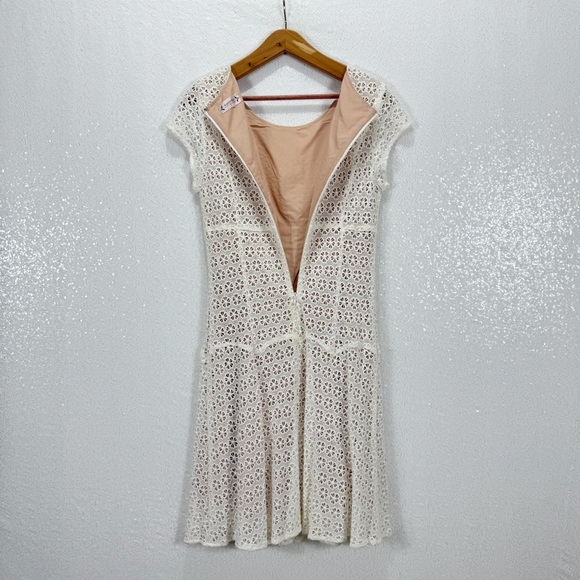 Nanette Lenore eyelet Crochet Short Sleeve White Lace Dress - Picture 3 of 11